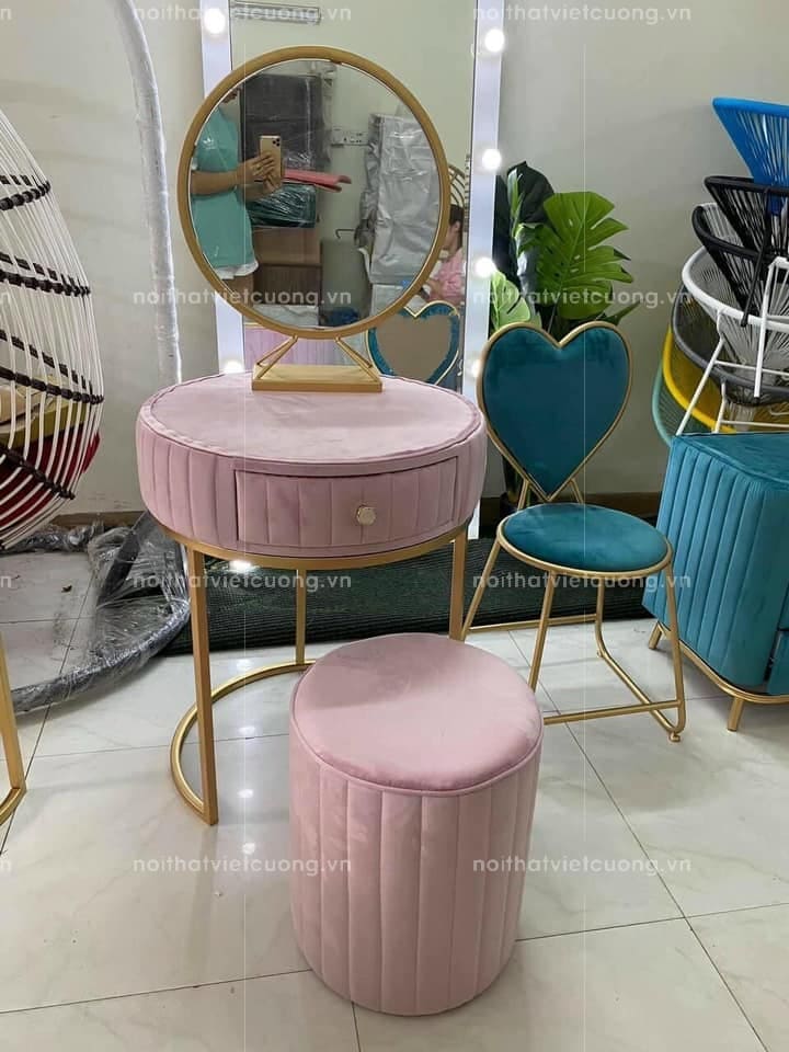 Bộ bàn trang điểm khung chân sắt sơn tĩnh điện bọc nỉ,kết hợp ghế và gương hình cầu