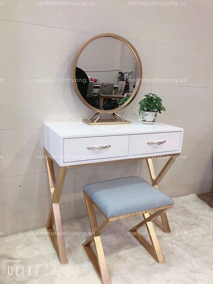 bàn trang điểm khung chân sắt