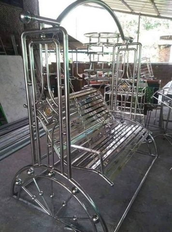 Mẫu xích đu sân vườn inox cao cấp
