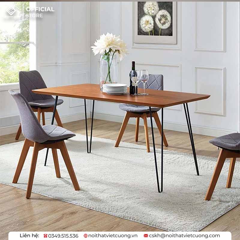 Mẫu bàn ăn khung chân sắt 4 ghế với mặt gỗ