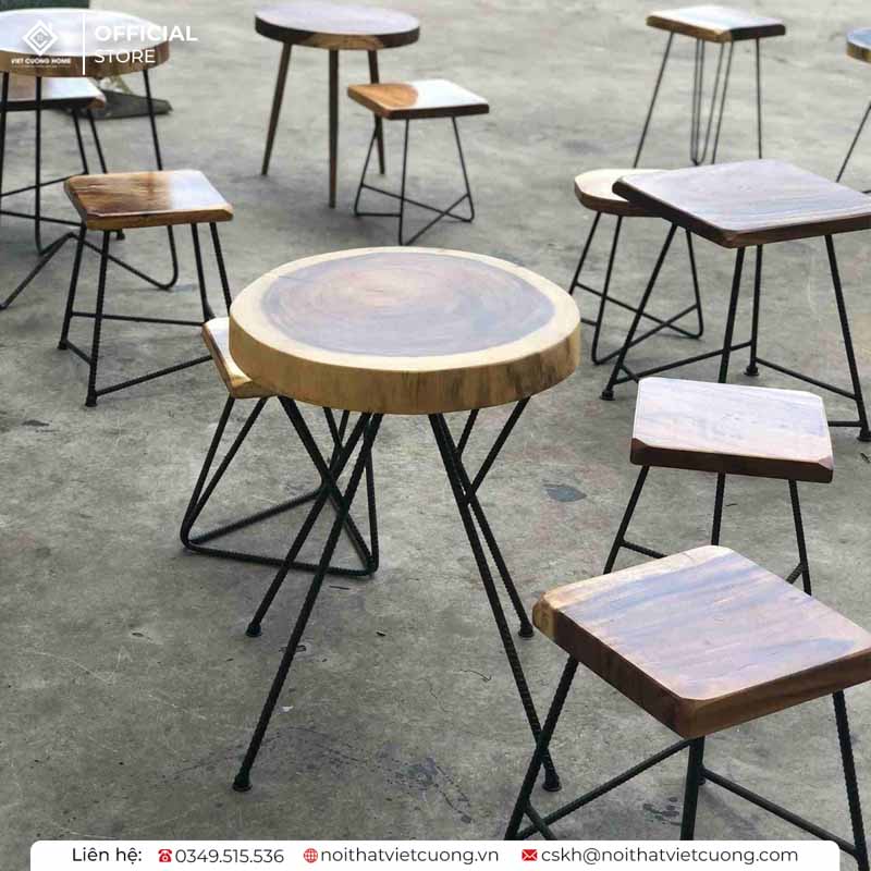 Mẫu bàn ghế với khung sắt kết hợp mặt gỗ độc đáo