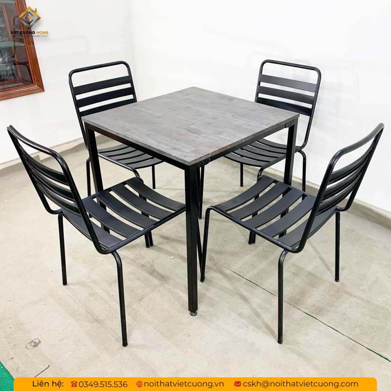 Chất liệu sắt cùng mặt bàn gỗ cao cấp
